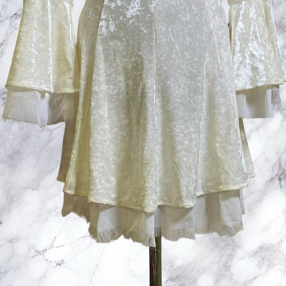 UNIF Poison Ivy Velvet Dress - Picture 3 of 12